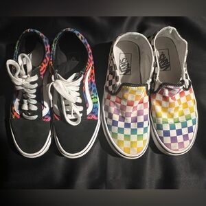 2 pairs of Womens Vans size 7 1/2